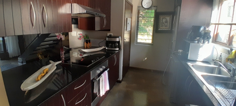 To Let 2 Bedroom Property for Rent in Broadacres Gauteng