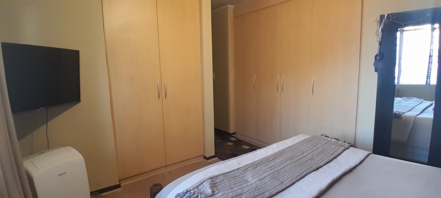 To Let 2 Bedroom Property for Rent in Broadacres Gauteng