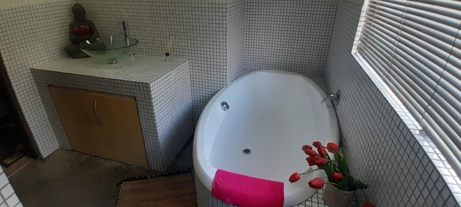 To Let 2 Bedroom Property for Rent in Broadacres Gauteng