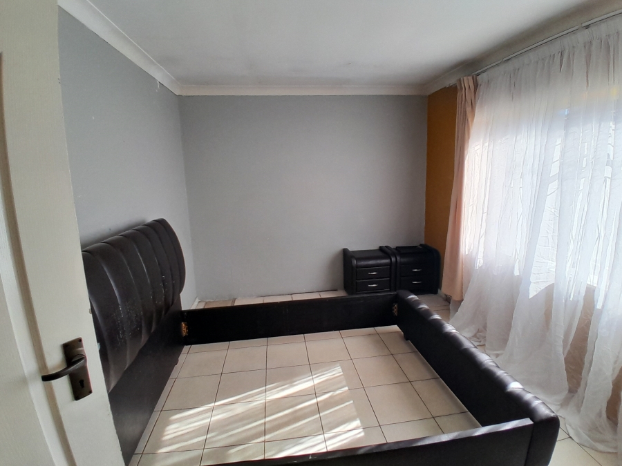4 Bedroom Property for Sale in Witpoortjie Gauteng