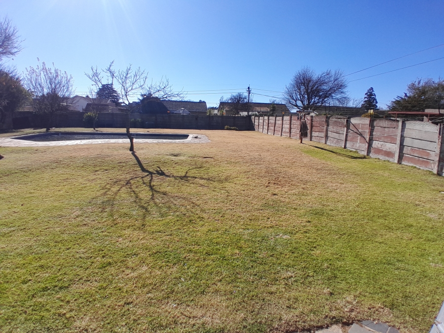 4 Bedroom Property for Sale in Witpoortjie Gauteng