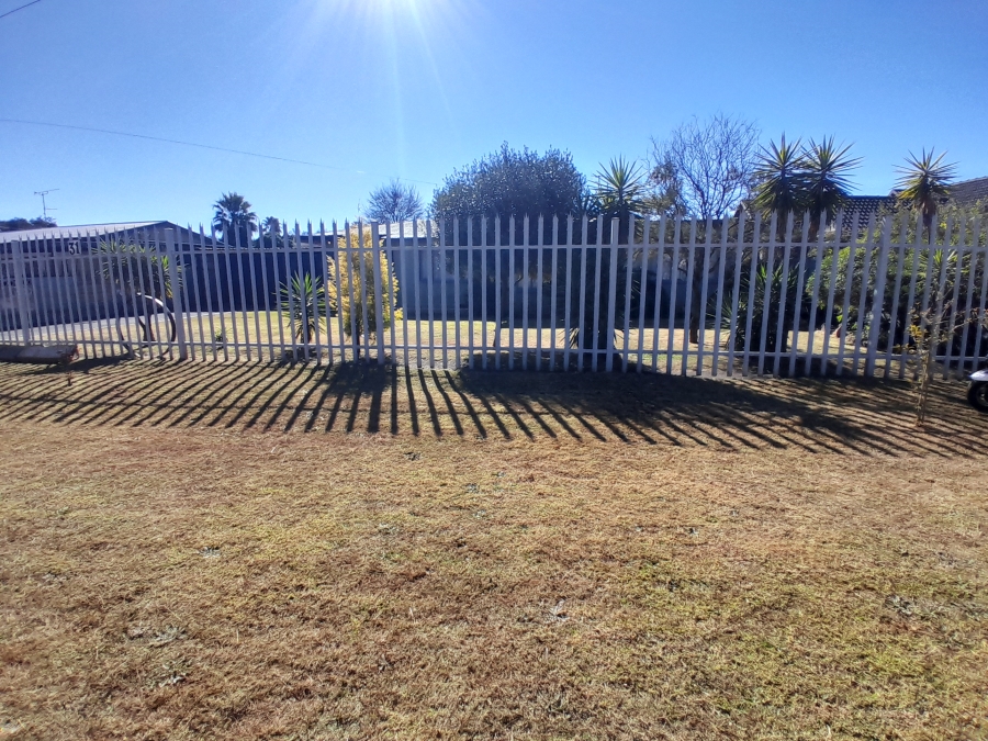 4 Bedroom Property for Sale in Witpoortjie Gauteng