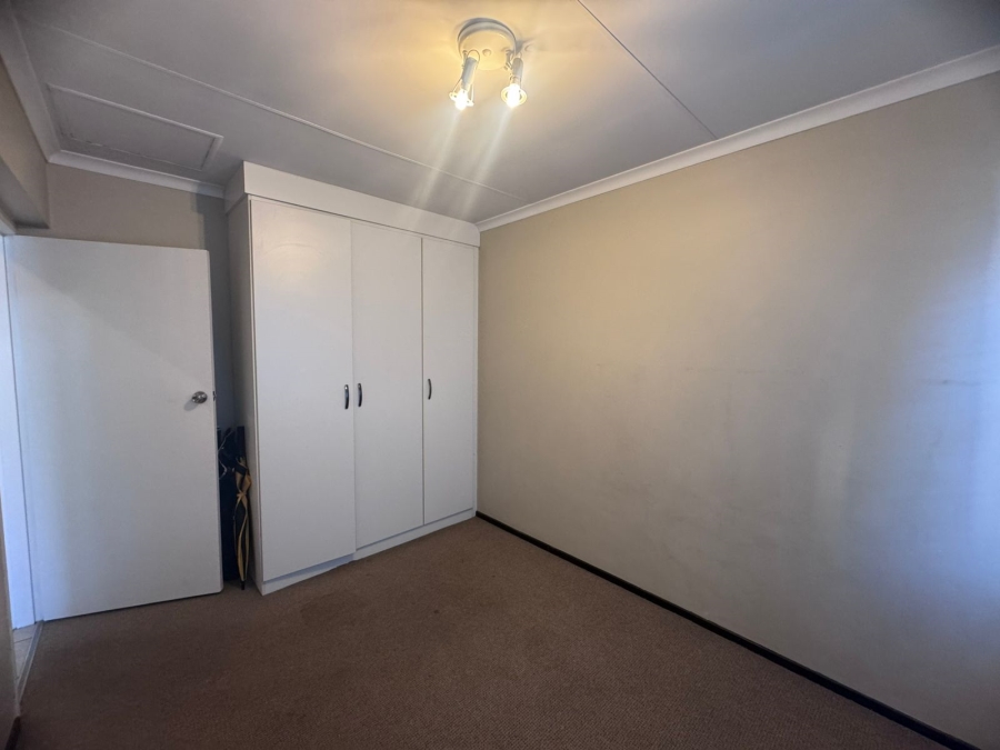 2 Bedroom Property for Sale in Bardene Gauteng