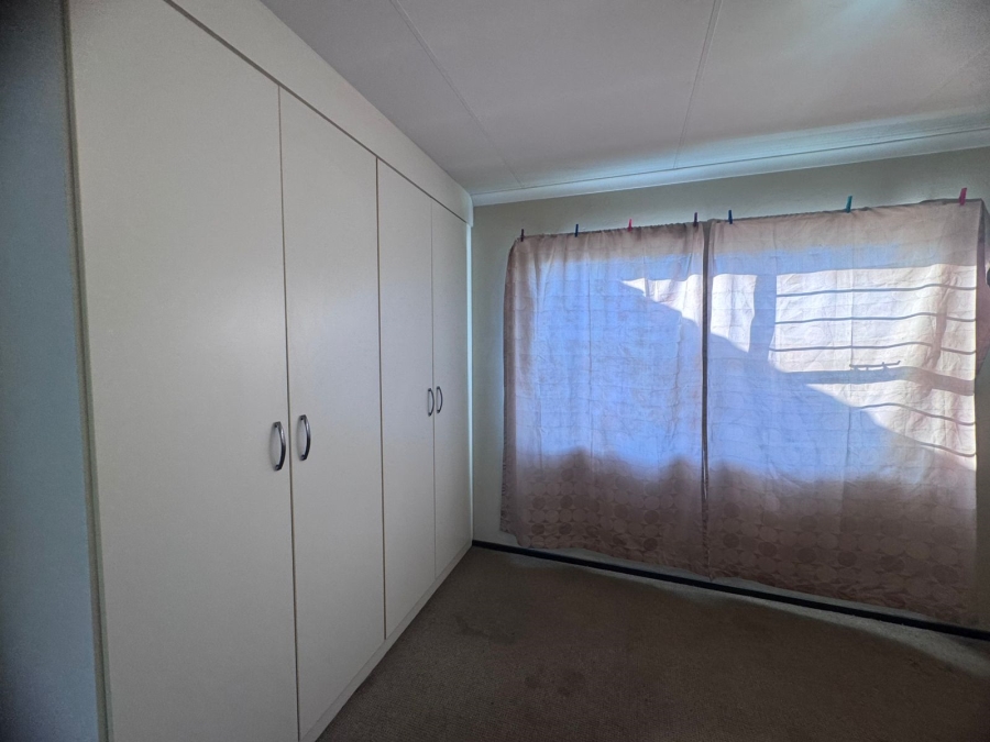 2 Bedroom Property for Sale in Bardene Gauteng