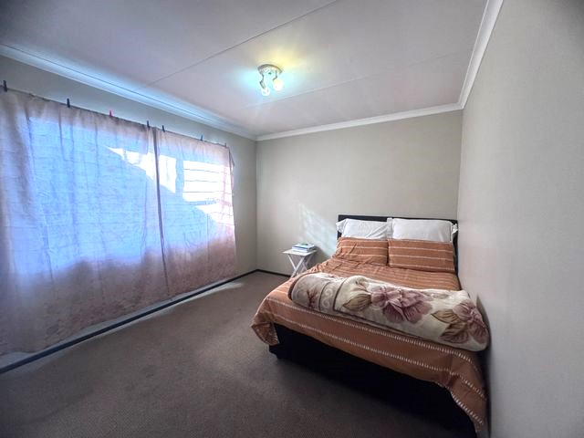 2 Bedroom Property for Sale in Bardene Gauteng