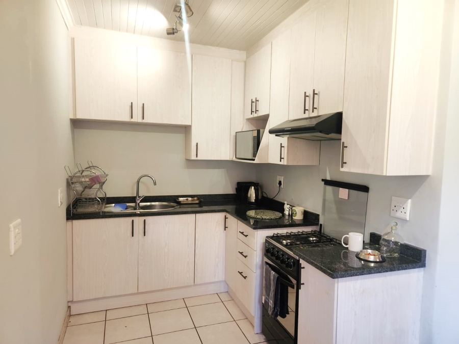 To Let 1 Bedroom Property for Rent in Doringkloof Gauteng
