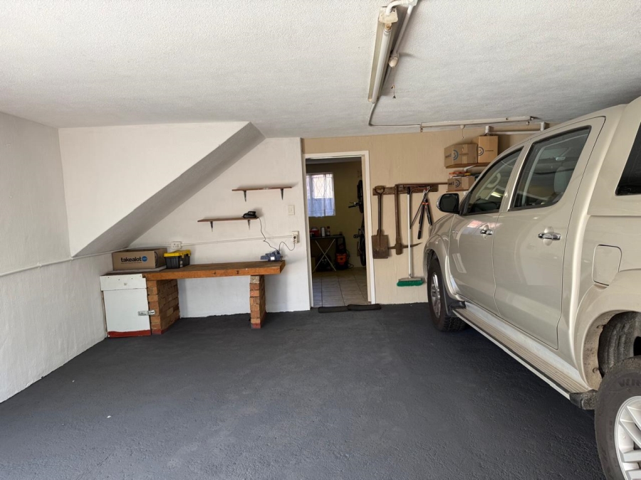 2 Bedroom Property for Sale in Brackenhurst Gauteng