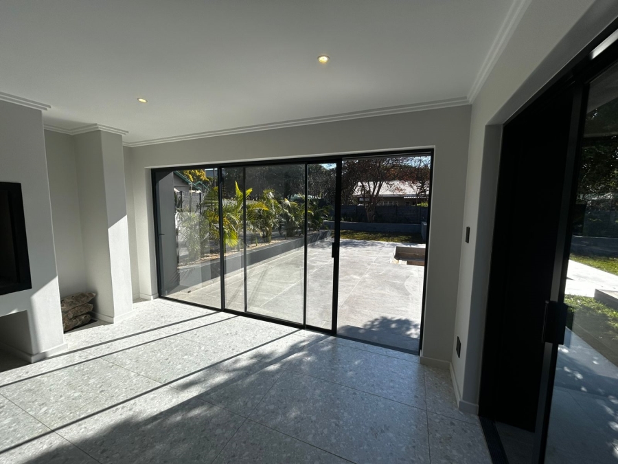 4 Bedroom Property for Sale in Waverley Gauteng