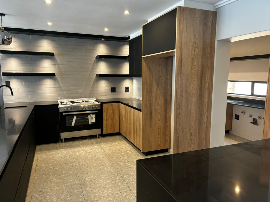 4 Bedroom Property for Sale in Waverley Gauteng