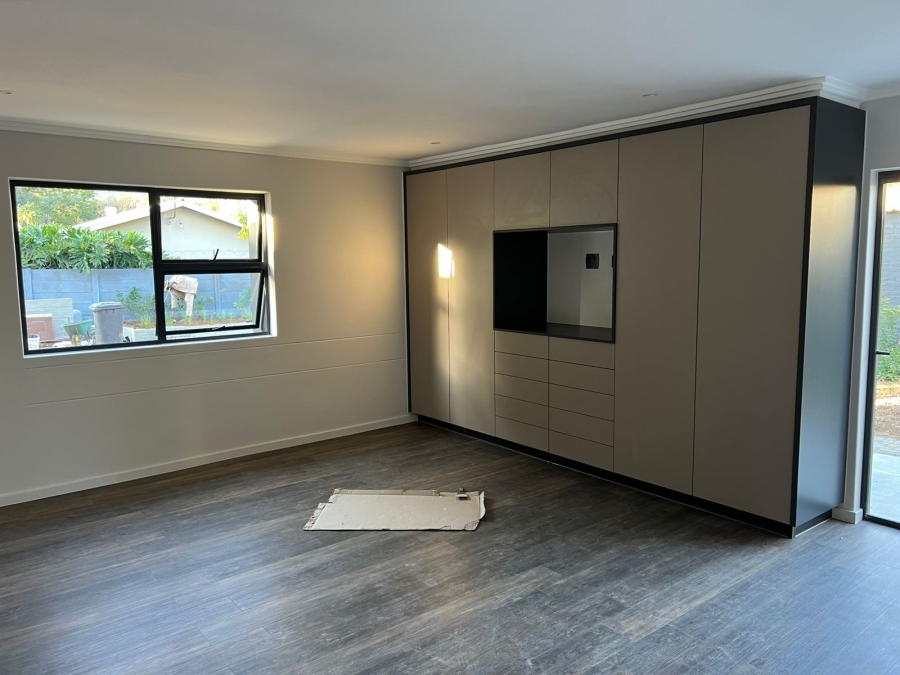 4 Bedroom Property for Sale in Waverley Gauteng