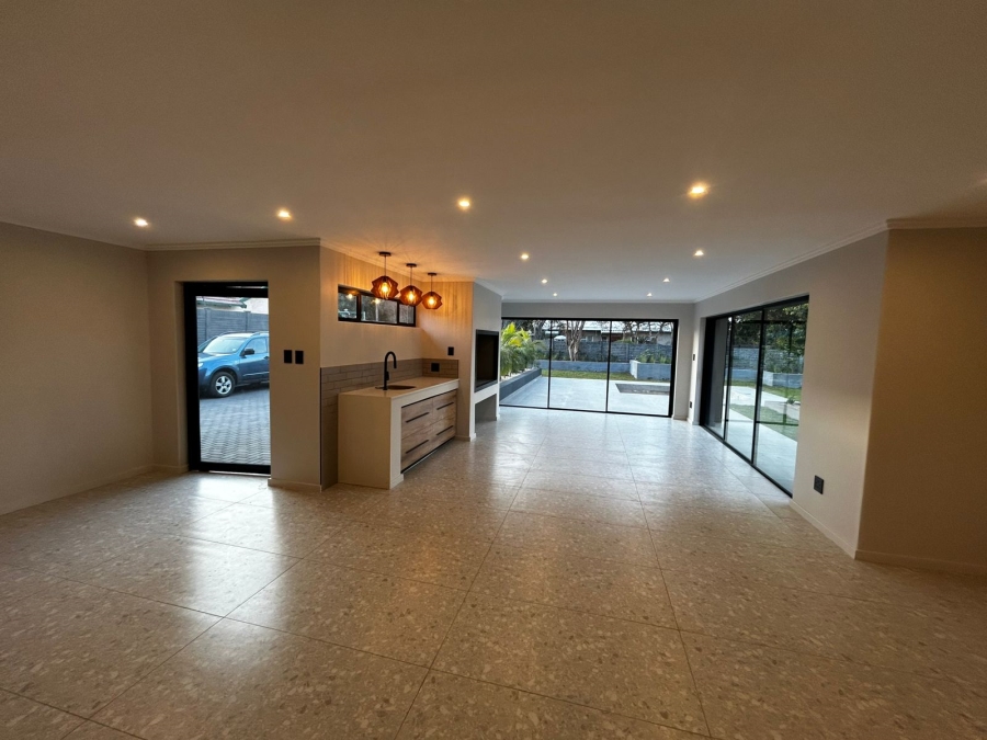 4 Bedroom Property for Sale in Waverley Gauteng