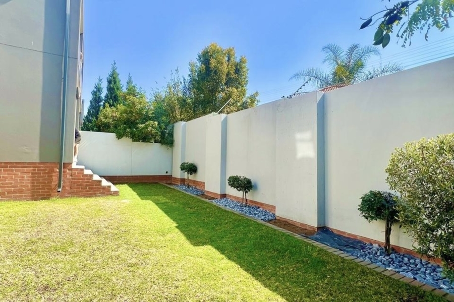 To Let 3 Bedroom Property for Rent in Broadacres Gauteng