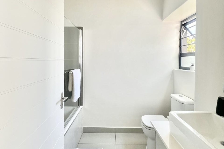 To Let 3 Bedroom Property for Rent in Broadacres Gauteng