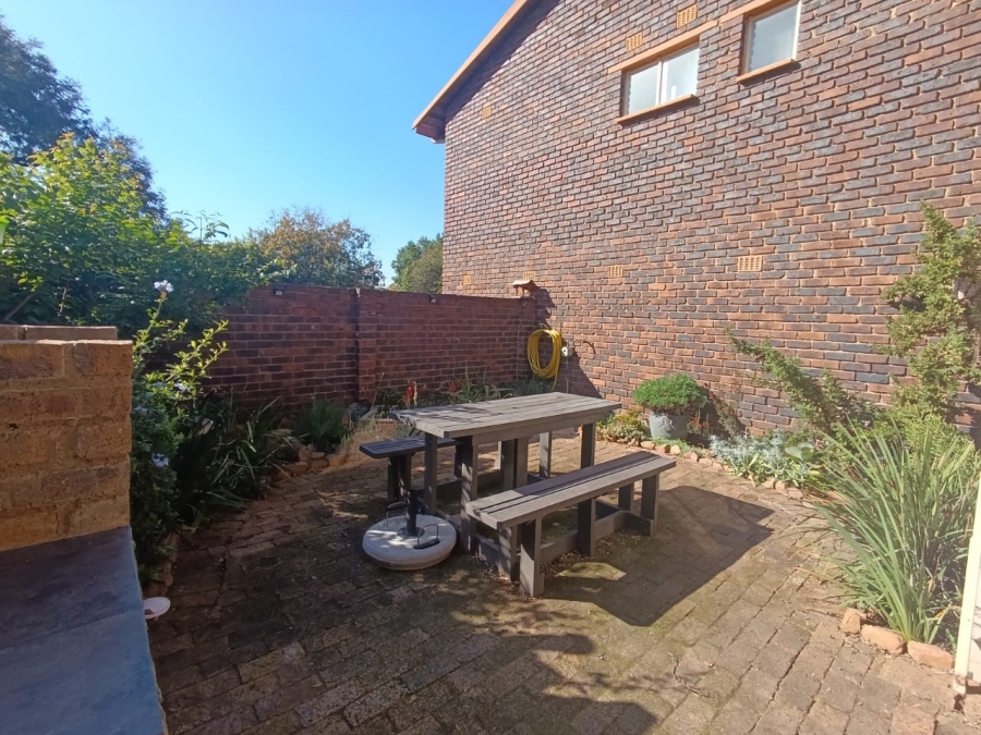 3 Bedroom Property for Sale in Brackenhurst Gauteng