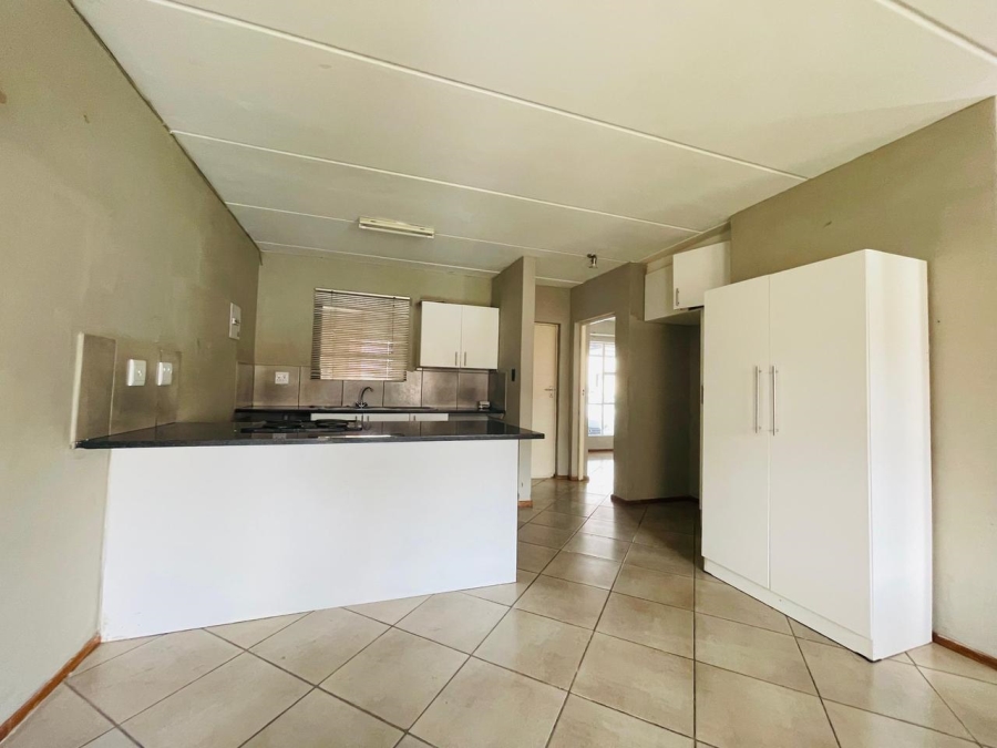 2 Bedroom Property for Sale in Albertsdal Gauteng
