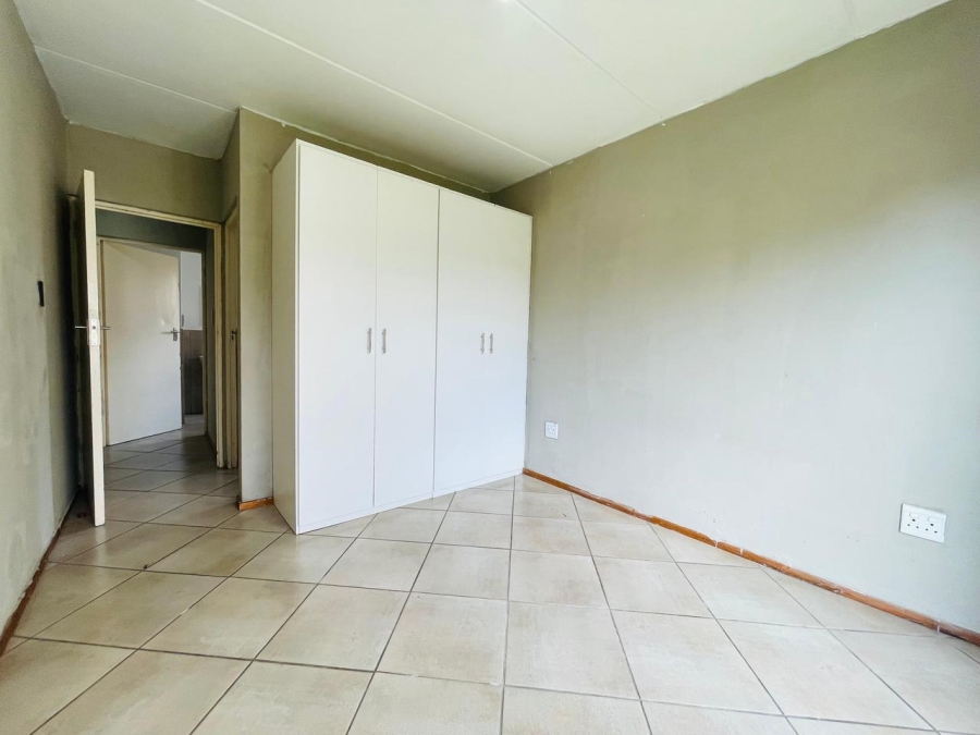 2 Bedroom Property for Sale in Albertsdal Gauteng