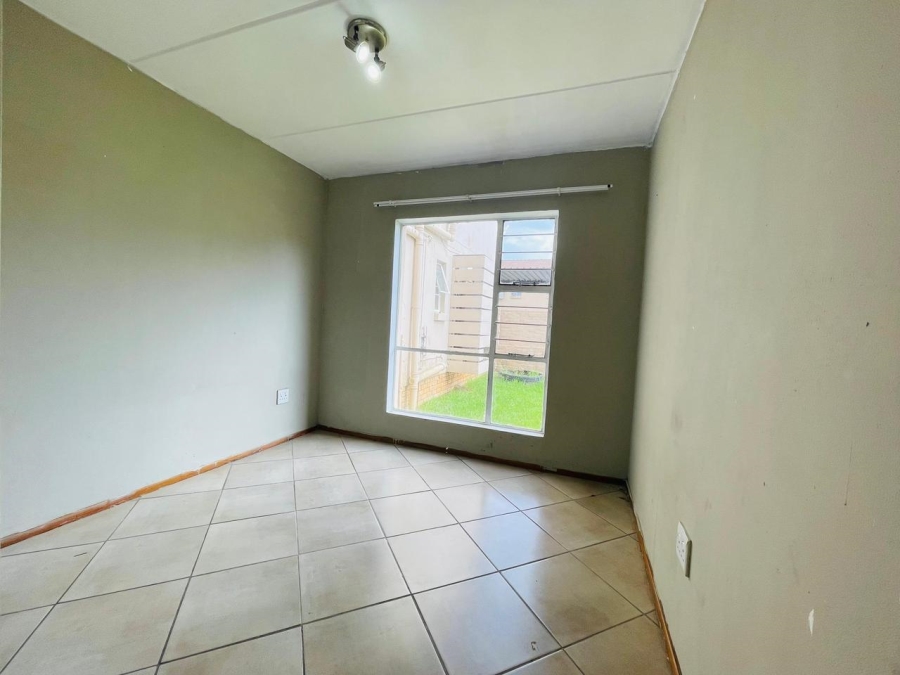 2 Bedroom Property for Sale in Albertsdal Gauteng