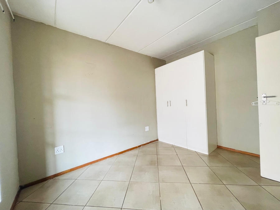 2 Bedroom Property for Sale in Albertsdal Gauteng