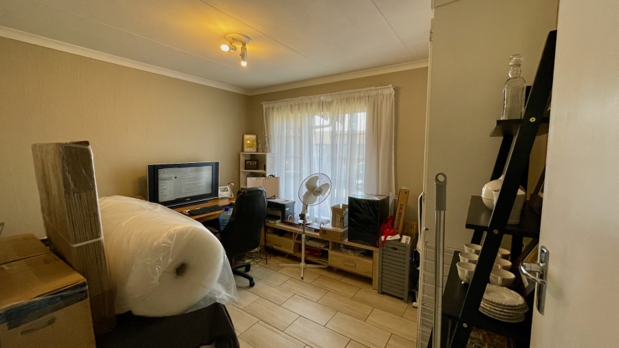 To Let 2 Bedroom Property for Rent in Moreleta Park Gauteng