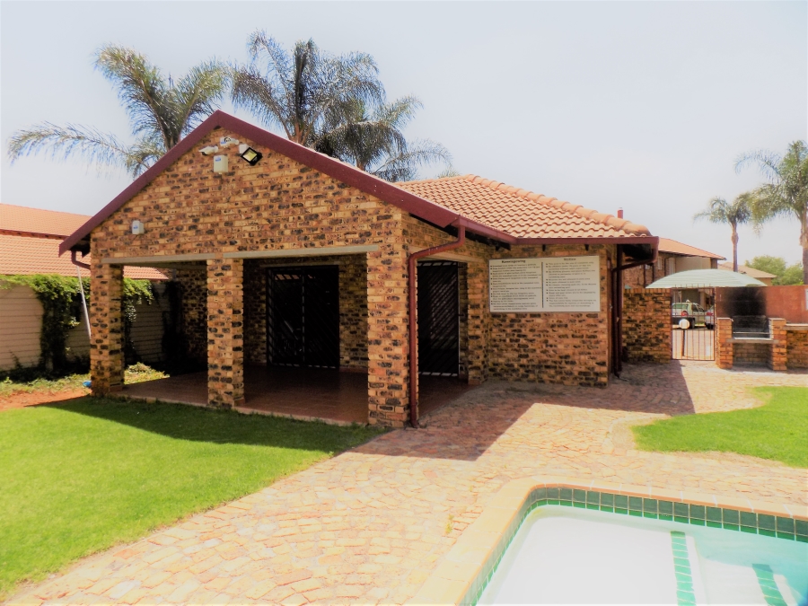 To Let 2 Bedroom Property for Rent in Moreleta Park Gauteng
