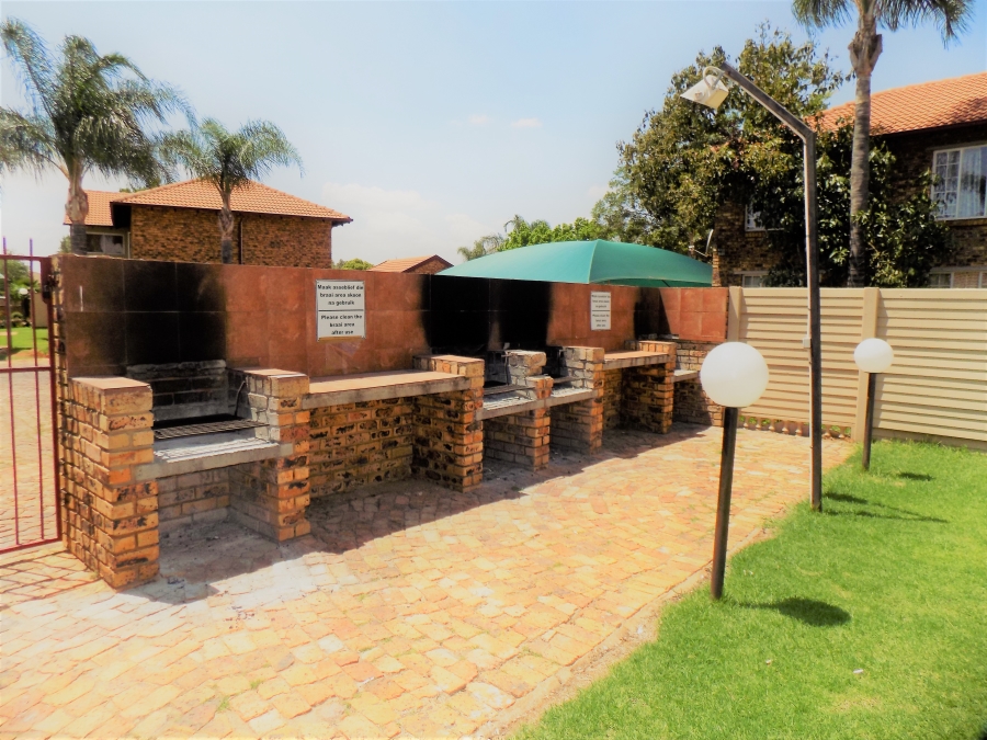To Let 2 Bedroom Property for Rent in Moreleta Park Gauteng