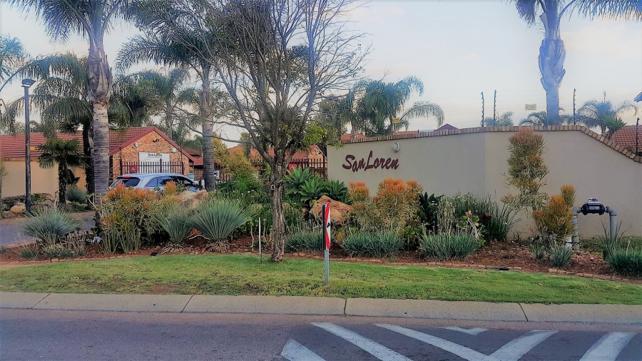 To Let 2 Bedroom Property for Rent in Moreleta Park Gauteng