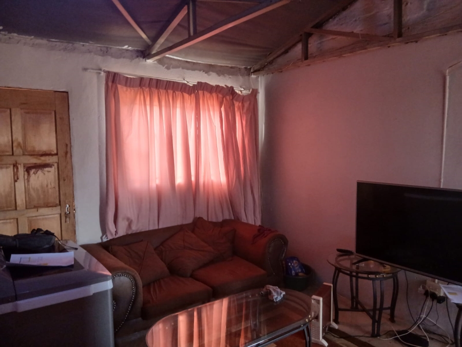 2 Bedroom Property for Sale in Mohlakeng Gauteng
