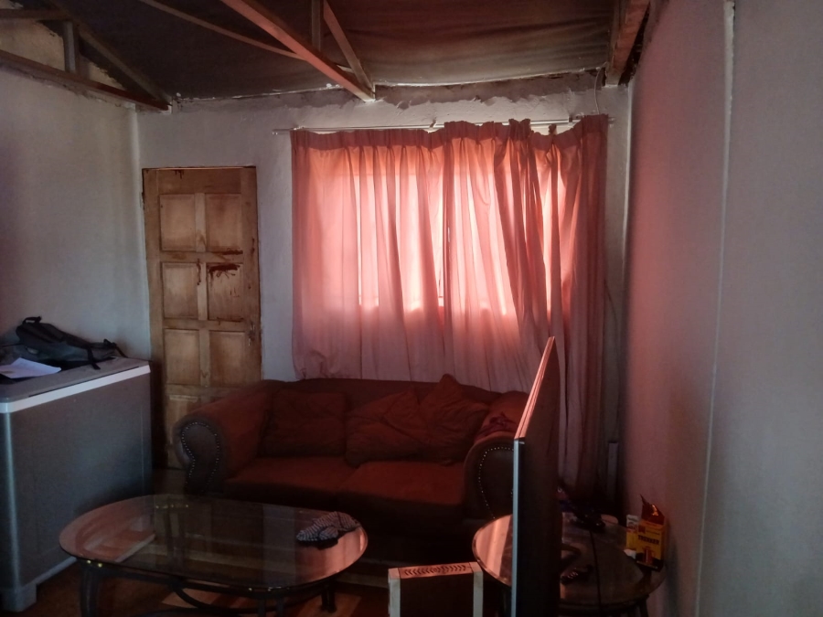 2 Bedroom Property for Sale in Mohlakeng Gauteng