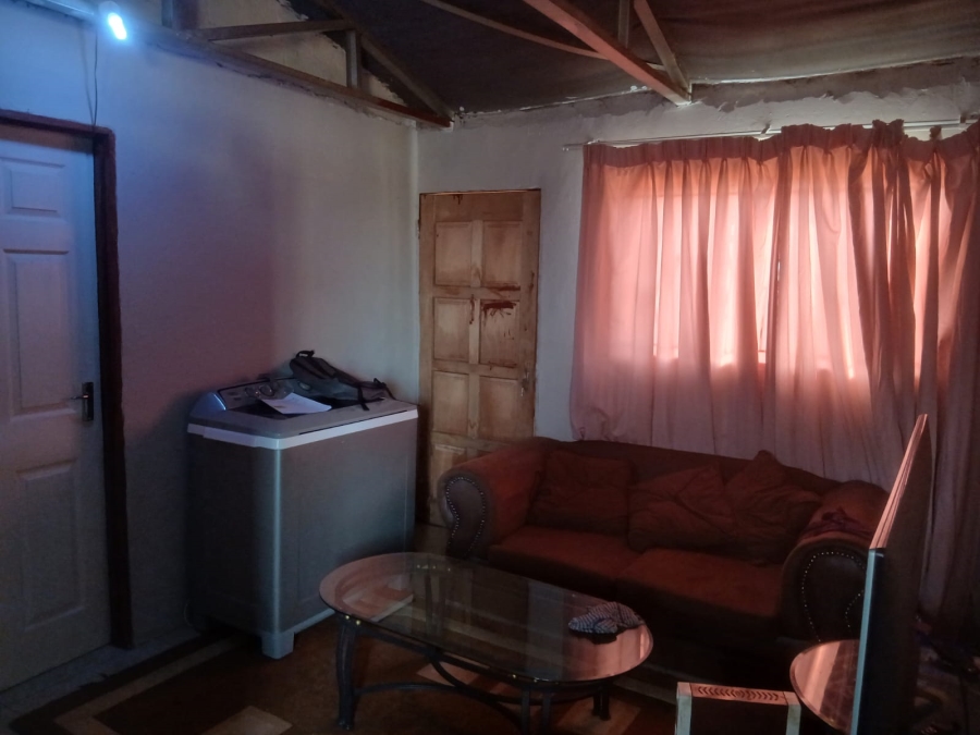 2 Bedroom Property for Sale in Mohlakeng Gauteng