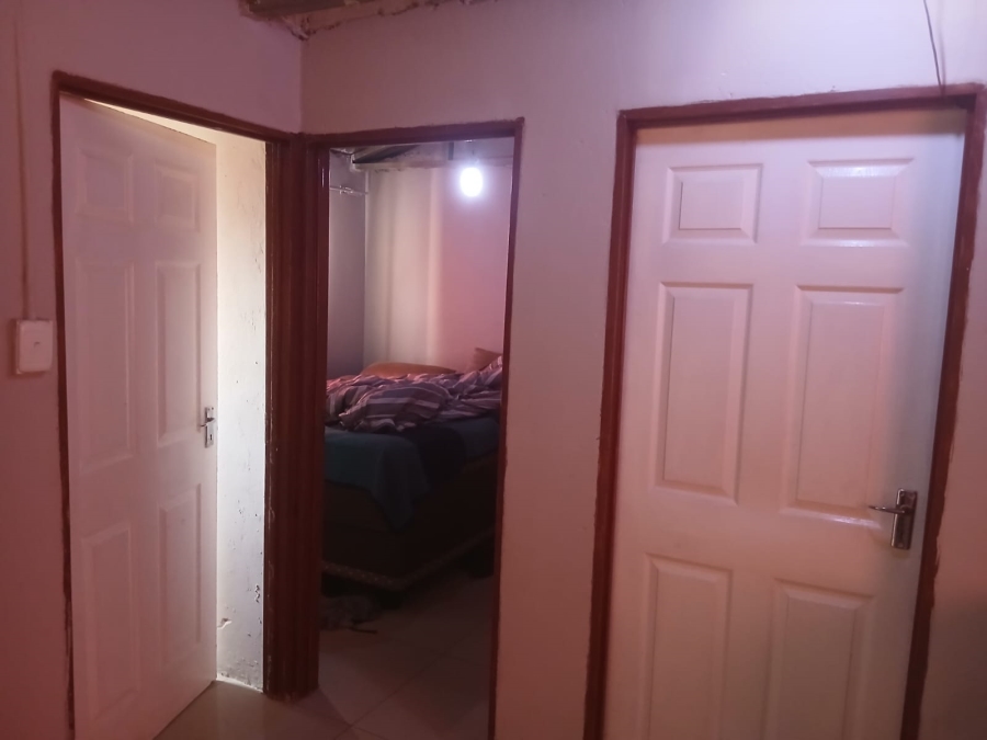 2 Bedroom Property for Sale in Mohlakeng Gauteng
