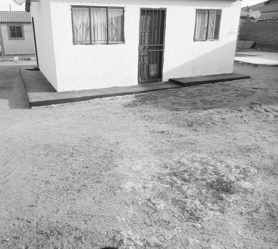 2 Bedroom Property for Sale in Mohlakeng Gauteng