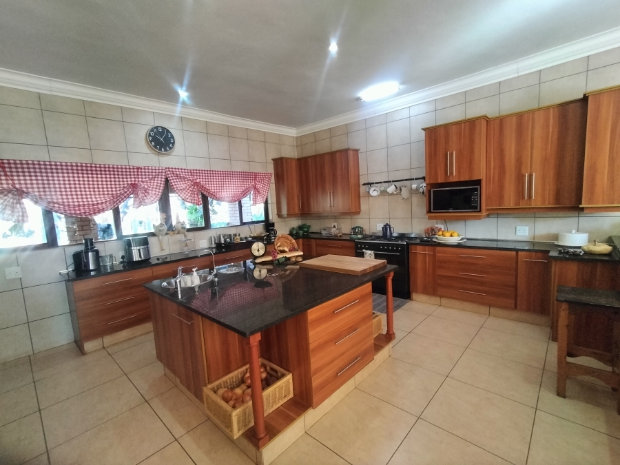 5 Bedroom Property for Sale in Hartebeeshoek Gauteng
