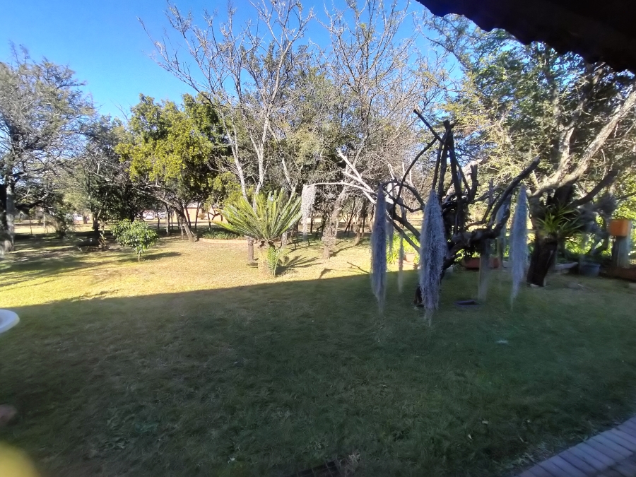 5 Bedroom Property for Sale in Hartebeeshoek Gauteng