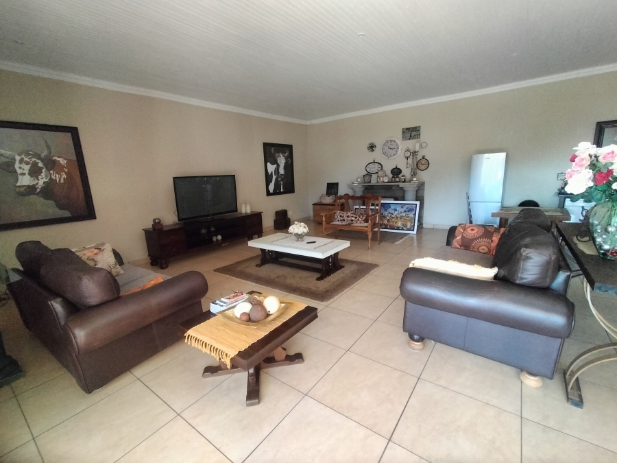 5 Bedroom Property for Sale in Hartebeeshoek Gauteng
