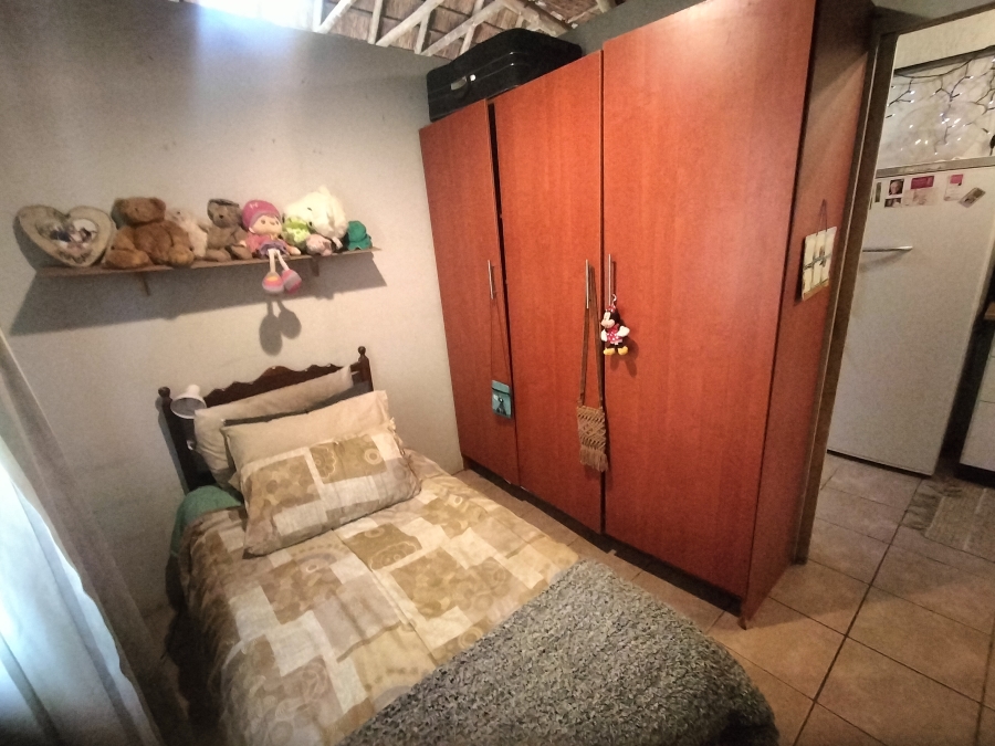 5 Bedroom Property for Sale in Hartebeeshoek Gauteng