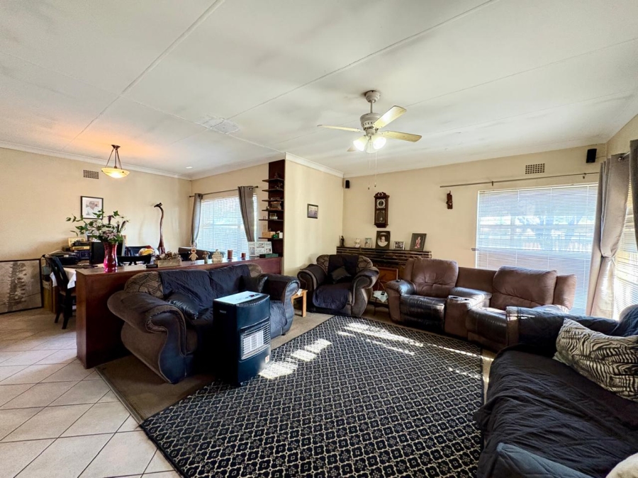 3 Bedroom Property for Sale in Selcourt Gauteng