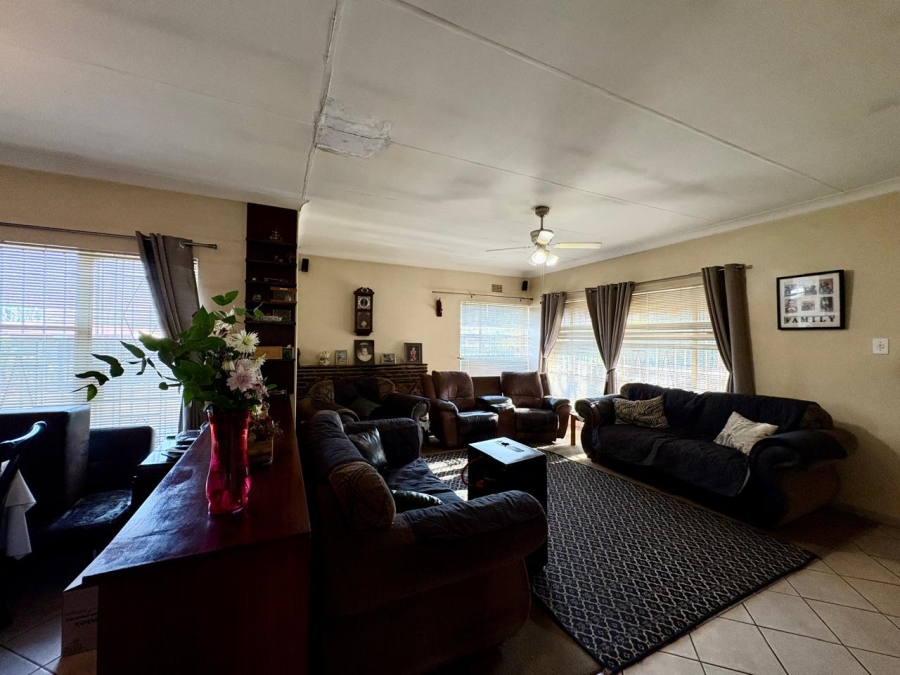 3 Bedroom Property for Sale in Selcourt Gauteng