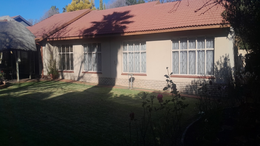 4 Bedroom Property for Sale in Vanderbijlpark SE 2 Gauteng