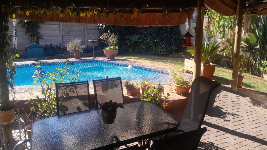 4 Bedroom Property for Sale in Vanderbijlpark SE 2 Gauteng