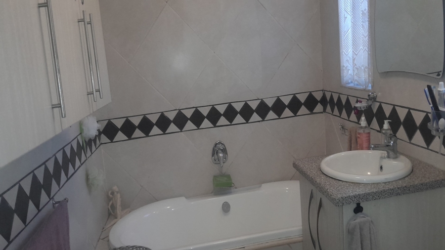 4 Bedroom Property for Sale in Vanderbijlpark SE 2 Gauteng