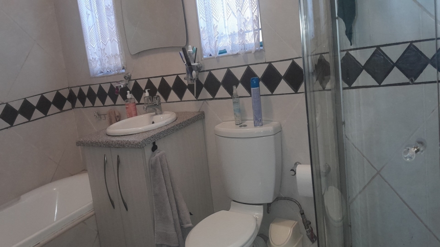 4 Bedroom Property for Sale in Vanderbijlpark SE 2 Gauteng