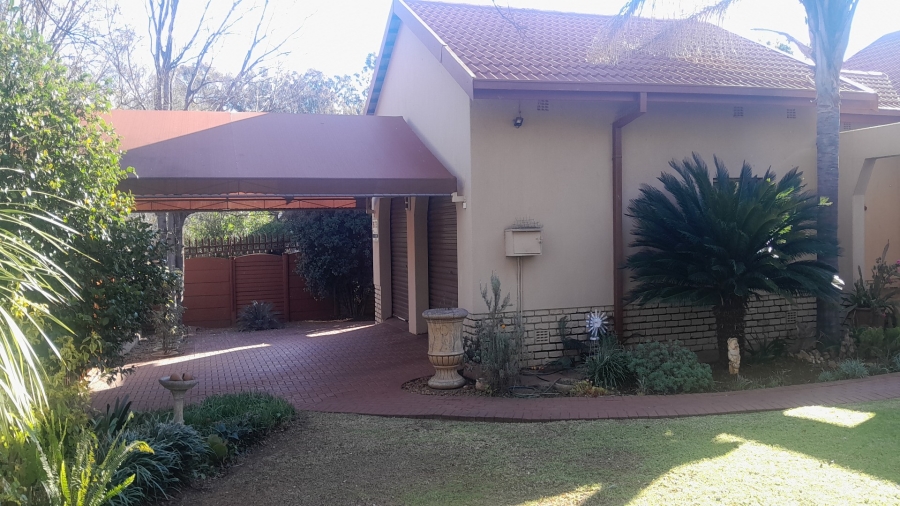 4 Bedroom Property for Sale in Vanderbijlpark SE 2 Gauteng