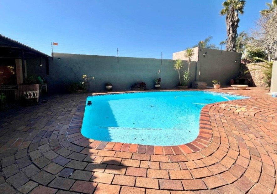 4 Bedroom Property for Sale in Rewlatch Gauteng