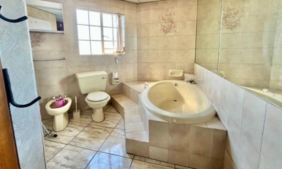 4 Bedroom Property for Sale in Rewlatch Gauteng