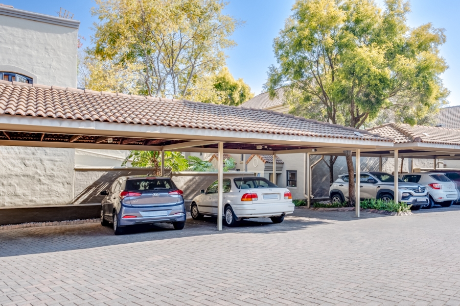 1 Bedroom Property for Sale in Douglasdale Gauteng