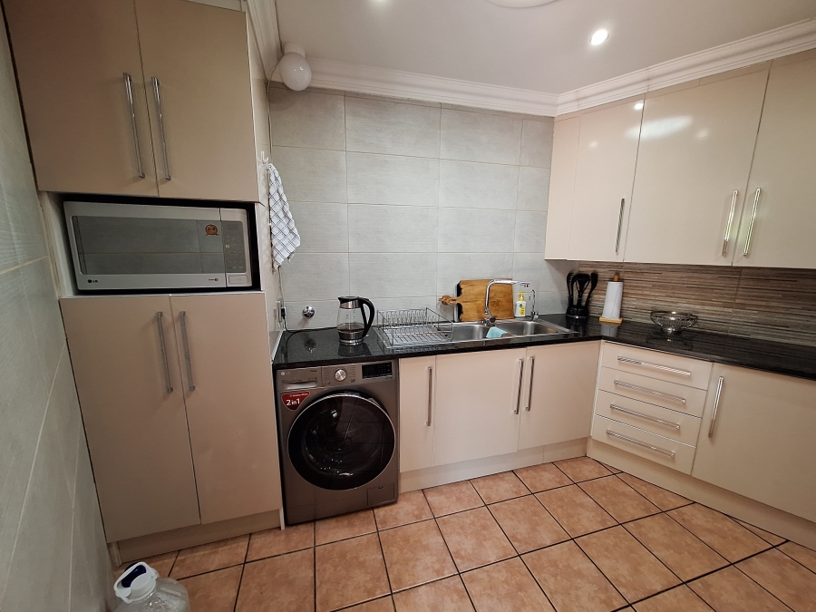3 Bedroom Property for Sale in Roodekrans Gauteng
