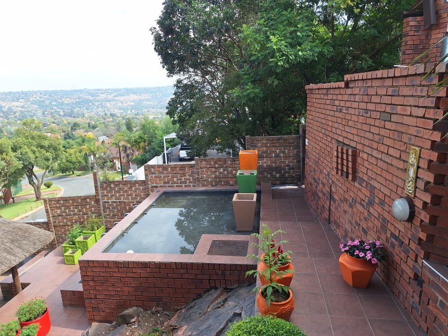 3 Bedroom Property for Sale in Roodekrans Gauteng