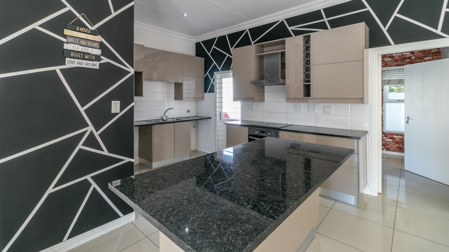 To Let 4 Bedroom Property for Rent in Noordhang Gauteng