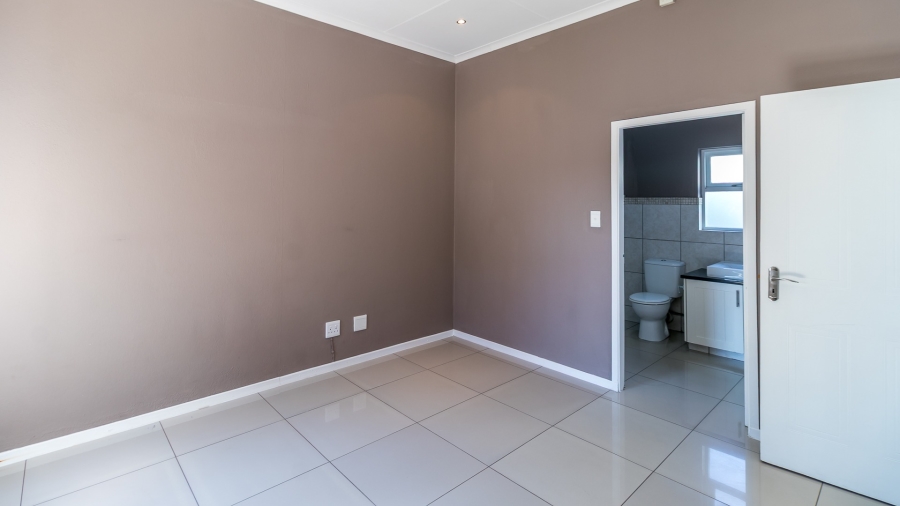 To Let 4 Bedroom Property for Rent in Noordhang Gauteng