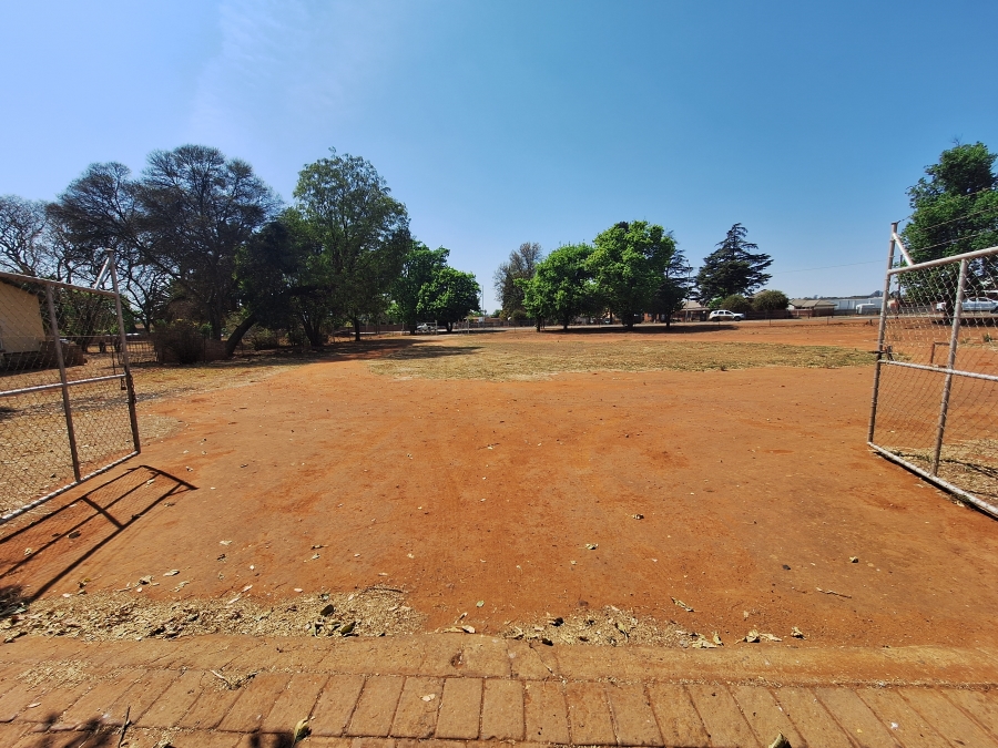 5 Bedroom Property for Sale in Oatlands Gauteng